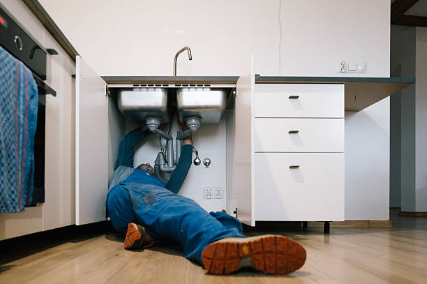 Professional Pipe Repair technician working in Hopedale, IL